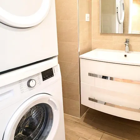 Smolett 2 Pers Terrazza Wifi * Nicea